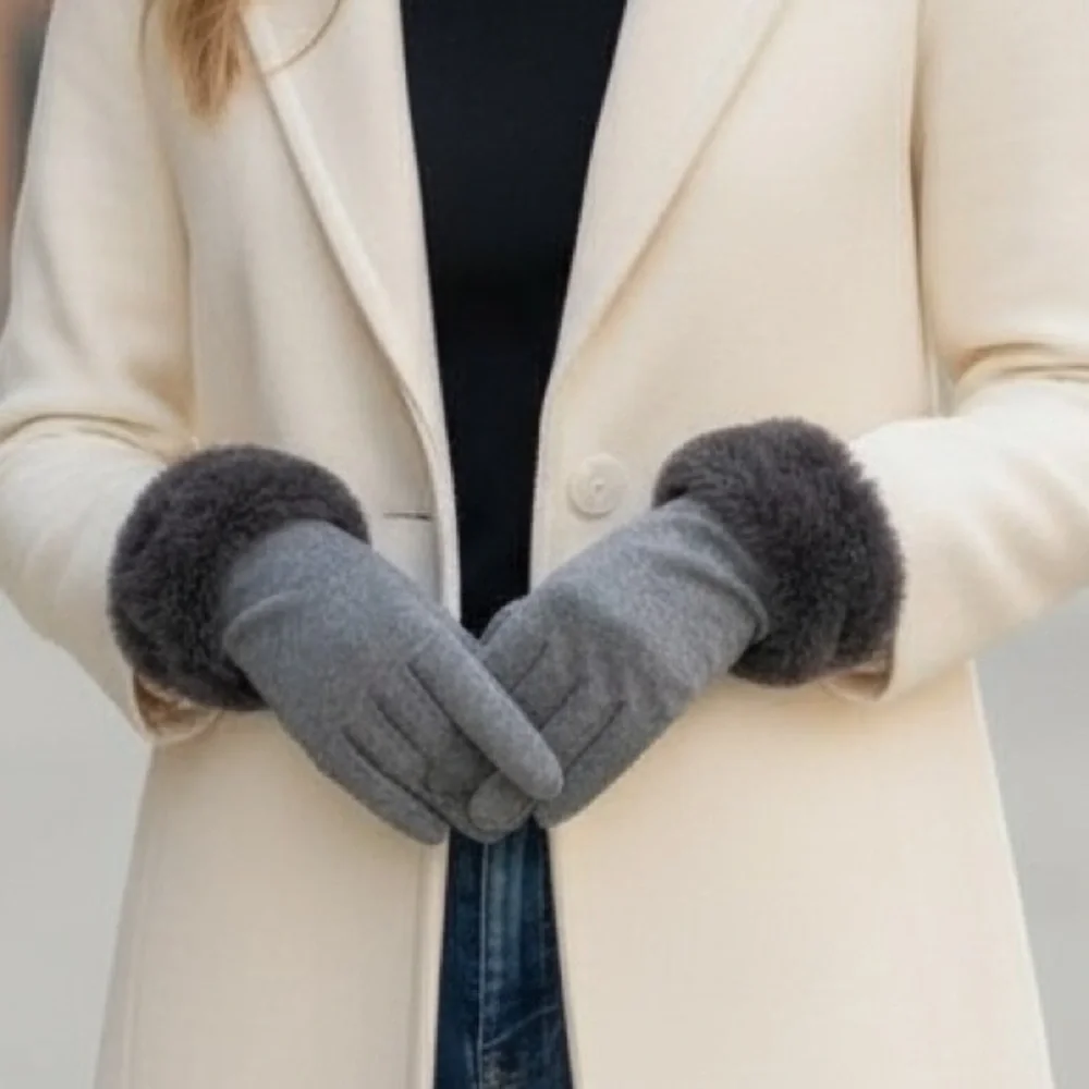 NWT Marcus Adler‎ Grey Gloves Faux Fur Trim Winter w/ Touchscreen Technology